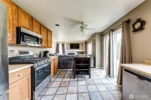 6510 58th Dr NE, Marysville, WA 98270 - Photo 6