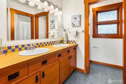 2117 N 36th Street, Seattle, WA 98103 - Photo 26