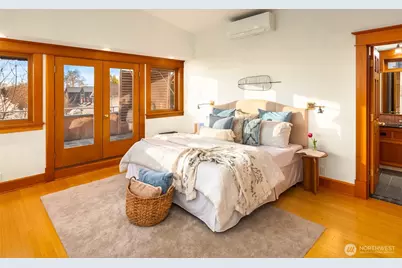 2117 N 36th Street, Seattle, WA 98103 - Photo 22