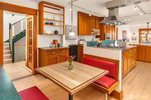 2117 N 36th St, Seattle, WA 98103 - Photo 8