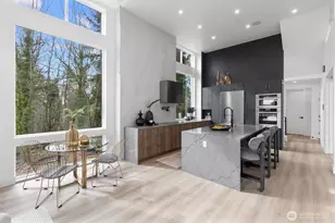 11905 89th Ave NE, Kirkland, WA 98034 - Photo 2