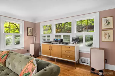 246 Dorffel Drive E, Seattle, WA 98112 - Photo 10