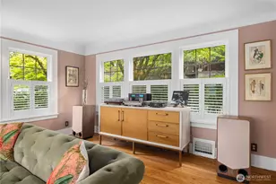 246 Dorffel Dr E, Seattle, WA 98112 - Photo 10