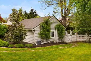 246 Dorffel Dr E, Seattle, WA 98112 - Photo 34