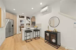 7011 9th Ave NE, Seattle, WA 98115 - Photo 8