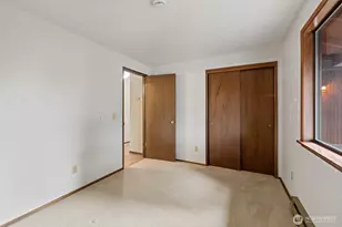 210 E Hawthorne Pl, Port Angeles, WA 98362 - Photo 24