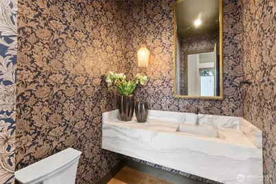 1427 Woodrow Place E, Seattle, WA 98112 - Photo 10