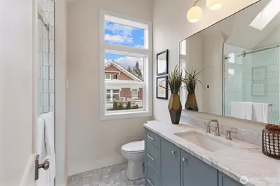 1427 Woodrow Place E, Seattle, WA 98112 - Photo 16