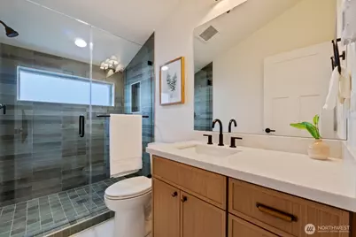 2213 W Bertona Street, Seattle, WA 98199 - Photo 28