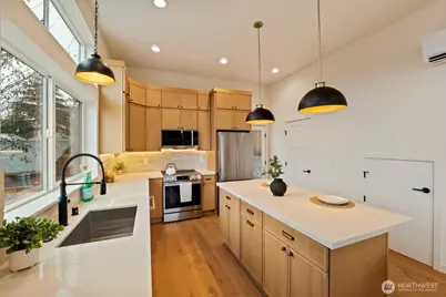 2213 W Bertona Street, Seattle, WA 98199 - Photo 8