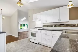 13722 Interlake Ave N, Seattle, WA 98133 - Photo 14