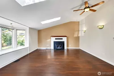 13722 Interlake Avenue N, Seattle, WA 98133 - Photo 4