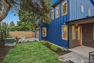 11247 108th Ave NE, Kirkland, WA 98033 - Photo 2