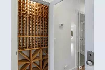 8696 Island Drive S, Seattle, WA 98118 - Photo 16