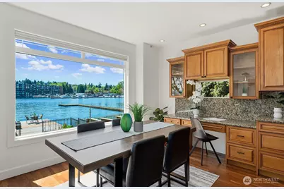 8696 Island Drive S, Seattle, WA 98118 - Photo 12