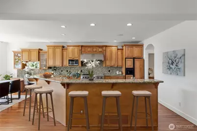 8696 Island Drive S, Seattle, WA 98118 - Photo 10