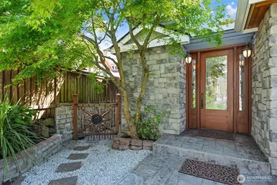 8696 Island Drive S, Seattle, WA 98118 - Photo 4