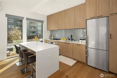 73 E Lynn St, Seattle, WA 98102 - Photo 8