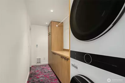 73 E Lynn St, Seattle, WA 98102 - Photo 26