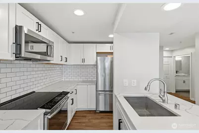 3028 Western Avenue #110, Seattle, WA 98121 - Photo 10