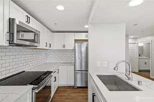 3028 Western Ave, Seattle, WA 98121 - Photo 10