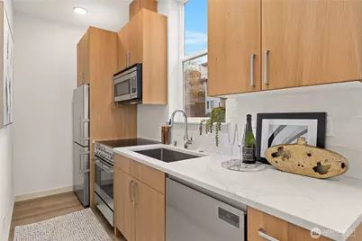 722 N 36th Street, Seattle, WA 98103 - Photo 12