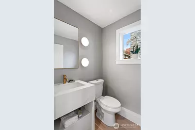 8003 25th Avenue NW, Seattle, WA 98117 - Photo 16