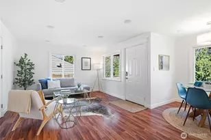 1049 S 112th St, Seattle, WA 98168 - Photo 4