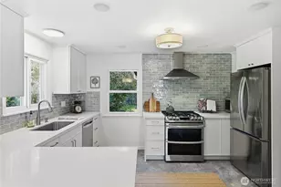 1049 S 112th St, Seattle, WA 98168 - Photo 8