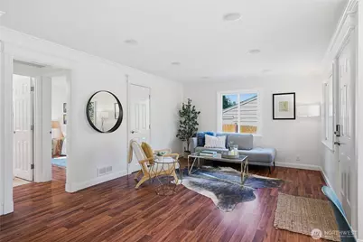 1049 S 112th Street, Seattle, WA 98168 - Photo 6