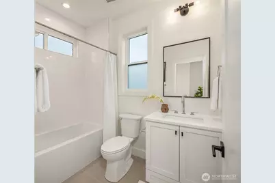 7637 46th Avenue S #A, Seattle, WA 98118 - Photo 26