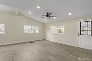 5900 64th St NE, Marysville, WA 98270 - Photo 6