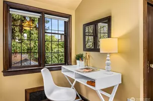 4006 NE 38th St, Seattle, WA 98105 - Photo 32