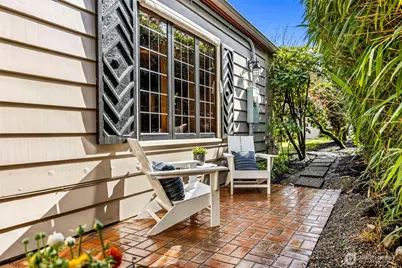 4006 NE 38th Street, Seattle, WA 98105 - Photo 16