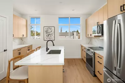 632 N 92nd Street, Seattle, WA 98103 - Photo 8