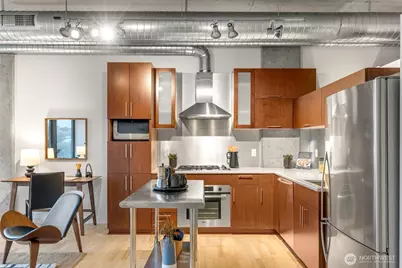 2720 3rd Avenue #705, Seattle, WA 98121 - Photo 10