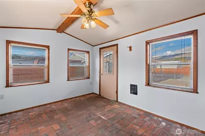 23 Hanna Avenue, Rock Island, WA 98850 - Photo 16