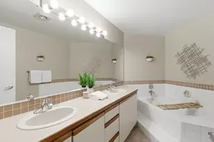 1400 Taylor Ave N, Seattle, WA 98109 - Photo 16