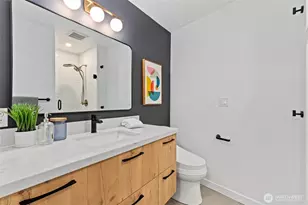 7850 Green Lake Dr N, Seattle, WA 98103 - Photo 14