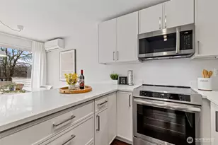 7850 Green Lake Dr N, Seattle, WA 98103 - Photo 8