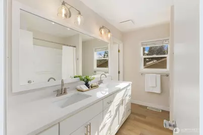 12103 SE 70th Street, Newcastle, WA 98056 - Photo 20