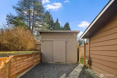 12103 SE 70th Street, Newcastle, WA 98056 - Photo 32