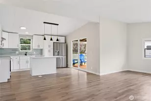 2424 S 130th Pl, SeaTac, WA 98168 - Photo 8