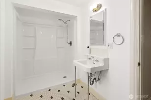 10740 Interlake Ave N, Seattle, WA 98133 - Photo 18