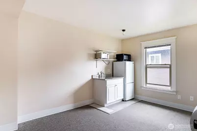 2414 Hoyt Avenue, Everett, WA 98201 - Photo 8