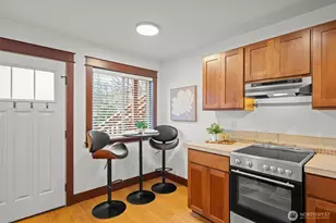 461 N 45th St, Seattle, WA 98103 - Photo 8