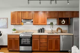 461 N 45th St, Seattle, WA 98103 - Photo 10