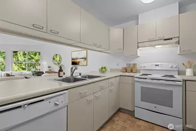 1822 152nd Avenue NE #E-308, Bellevue, WA 98007 - Photo 10