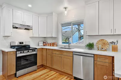 7506 Dibble Avenue NW, Seattle, WA 98117 - Photo 10