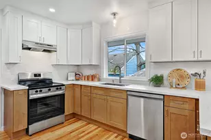 7506 Dibble Ave NW, Seattle, WA 98117 - Photo 10